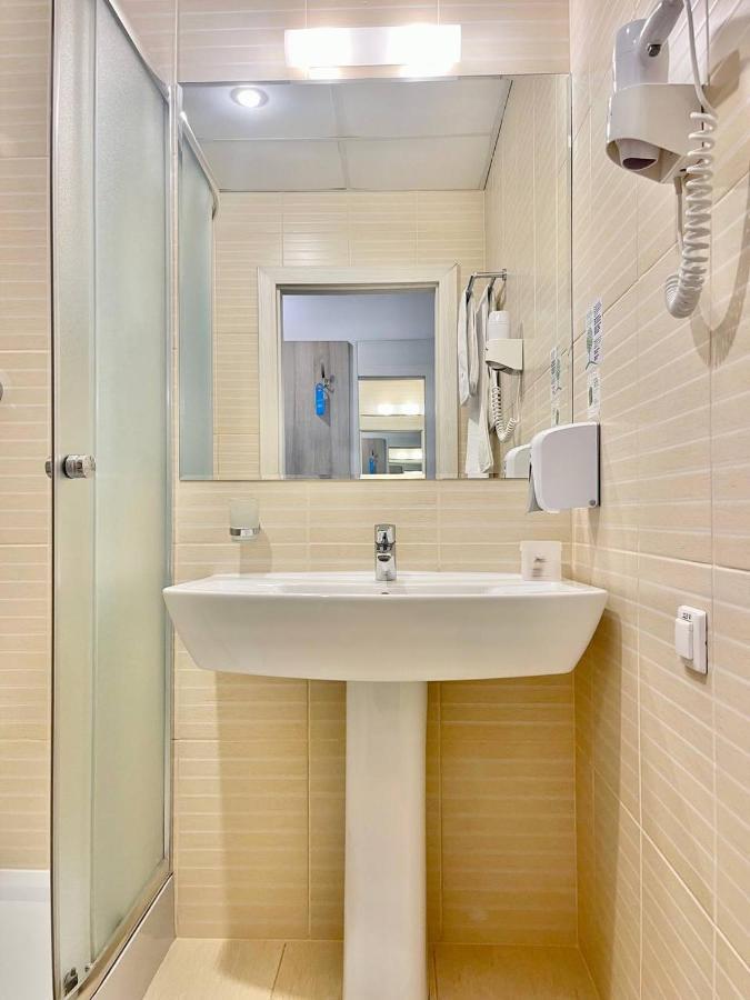 Practicotel Kiev Eksteriør bilde