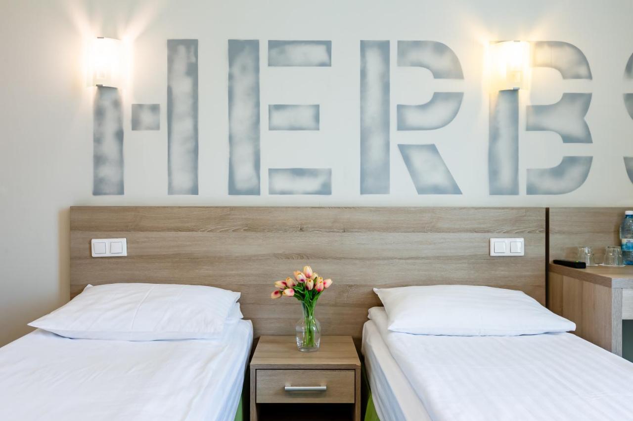 Practicotel Kiev Eksteriør bilde