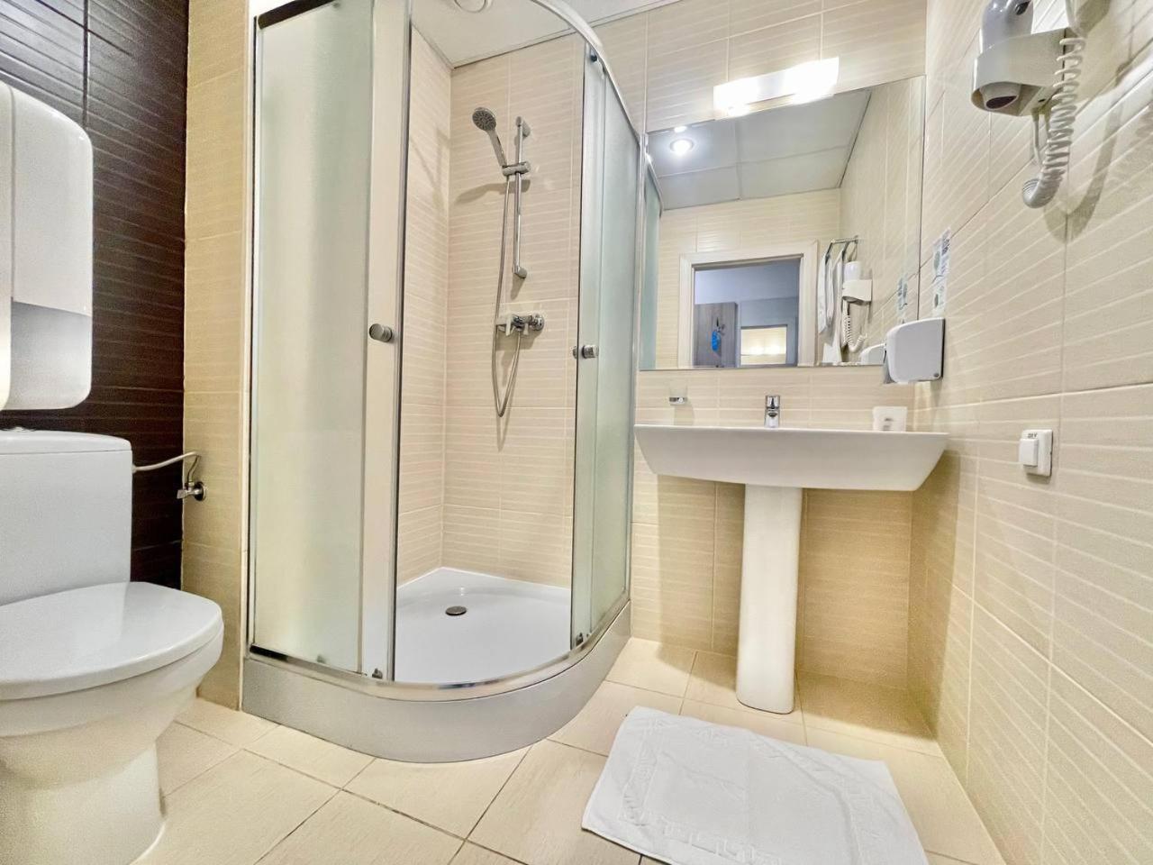 Practicotel Kiev Eksteriør bilde